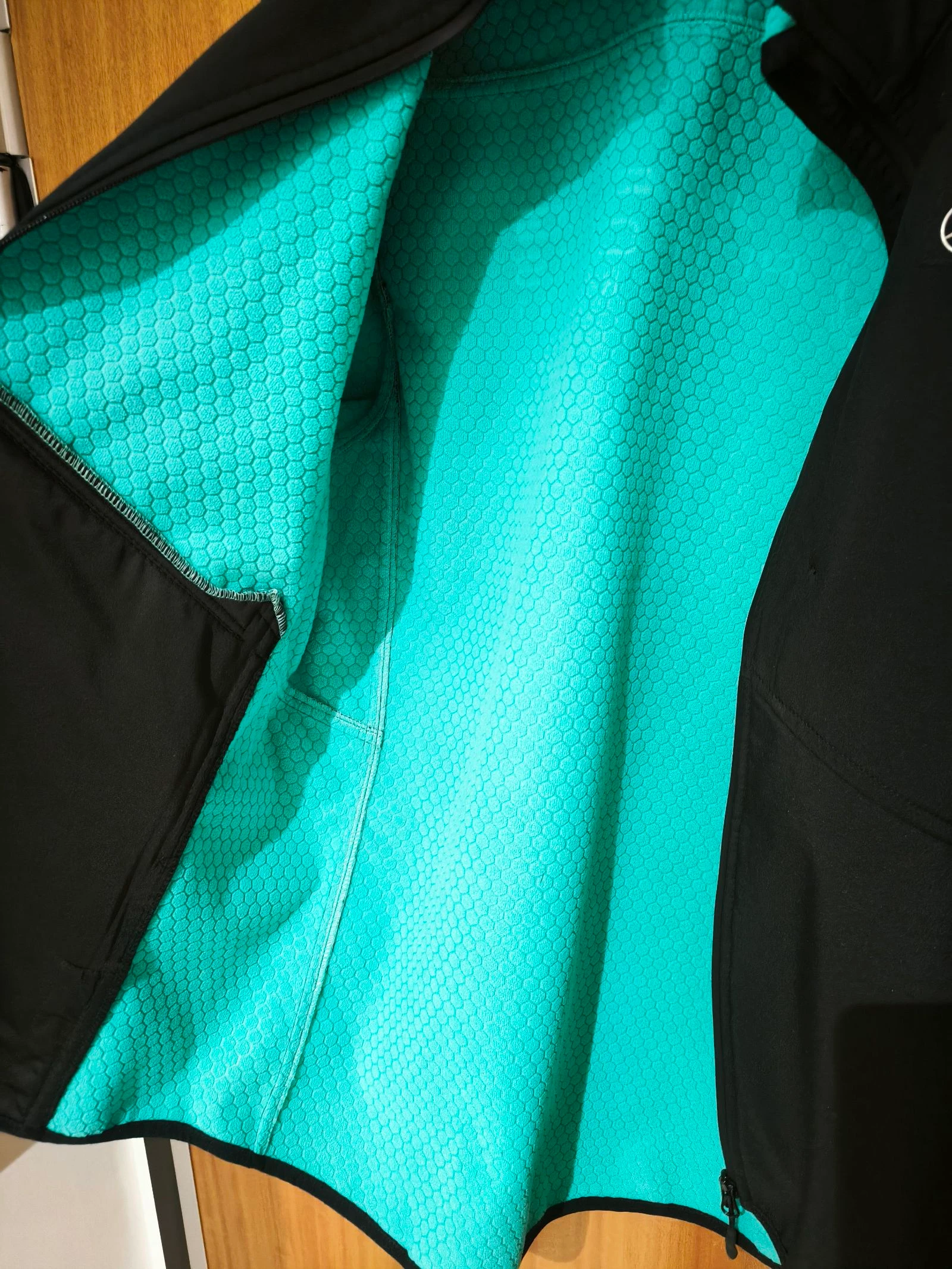 Softgel Mercedes AMG coat – photo 6
